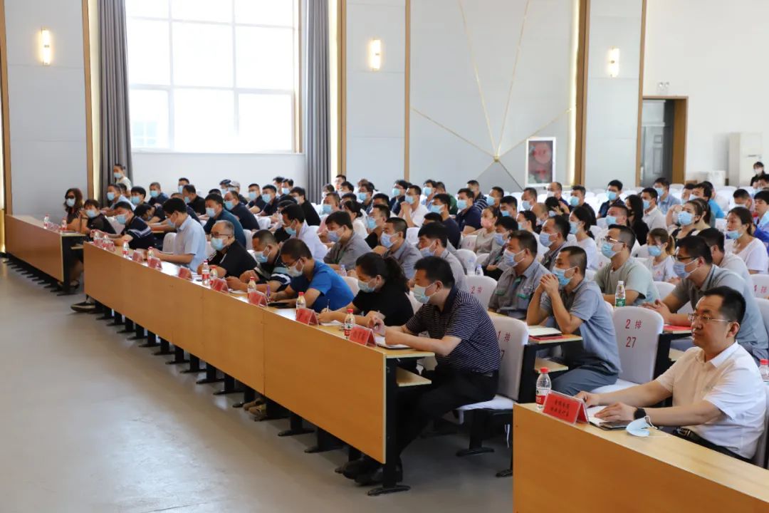 我校教师应邀为河间市电线电缆专业知识培训班授课