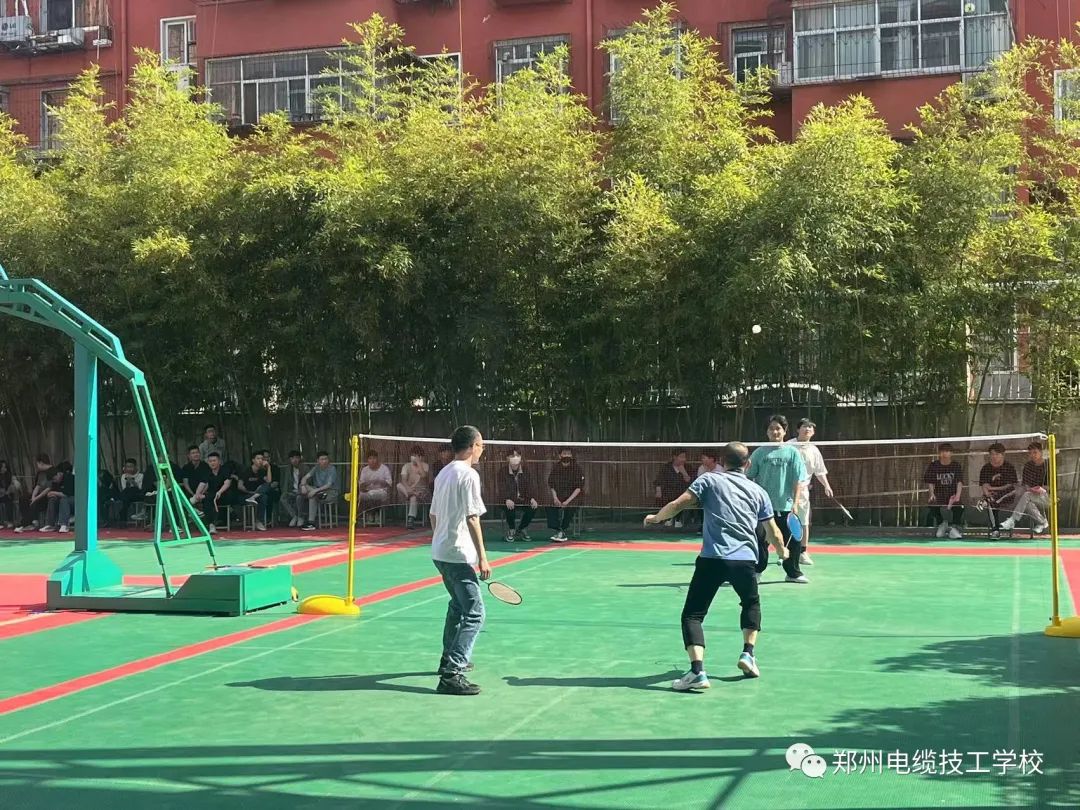 师生共运动、快乐伴成长——趣味运动会颁奖仪式暨师生羽毛球友谊赛
