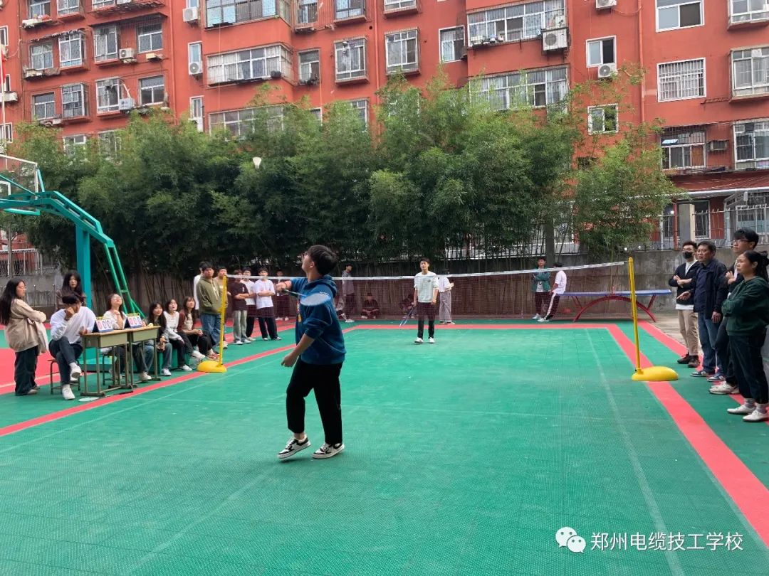 “三走”系列校园文娱活动羽毛球比赛